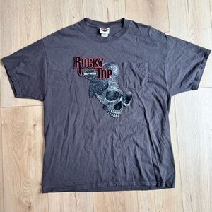 Vintage Harley Davidson Rocky Top Skull Graphic Pocket Tee XL Pigeon Forge TN